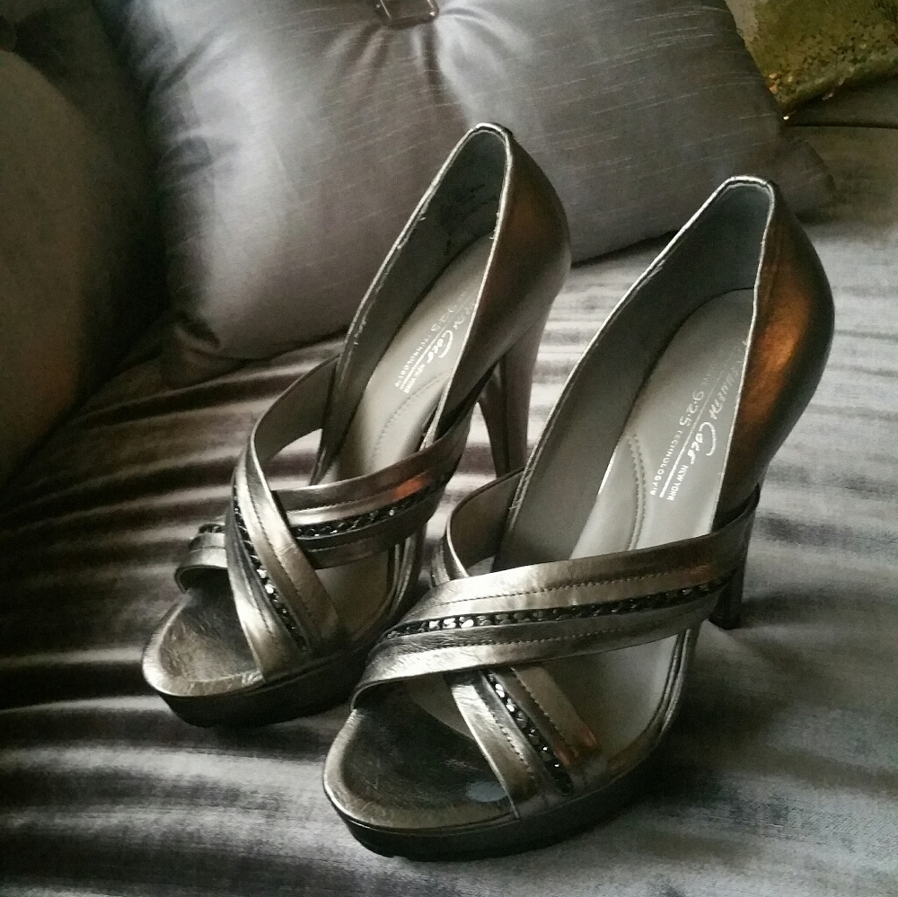 Stylish opened toe Pumps